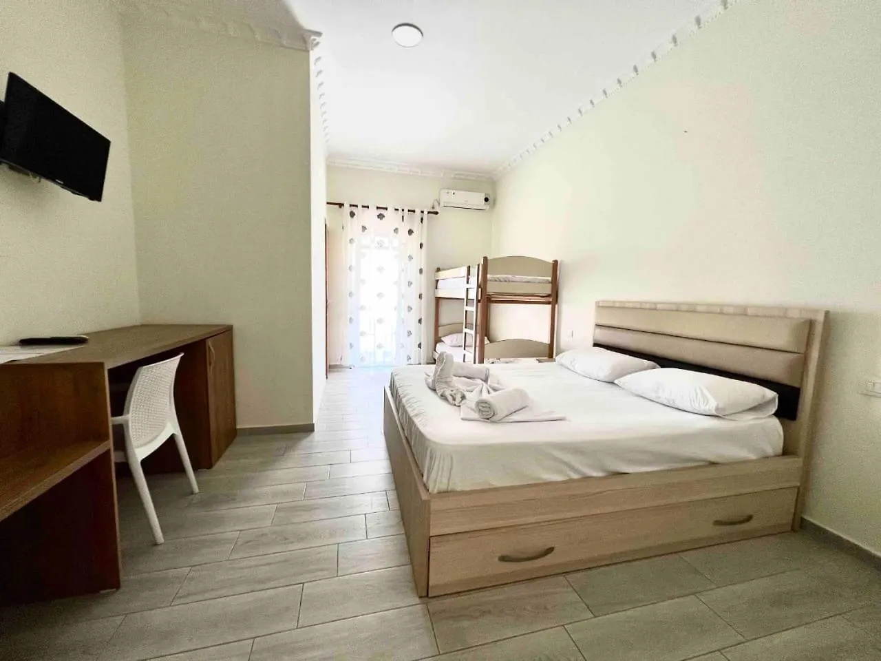 Hotel Adriatiku I Vjeter Shëngjin